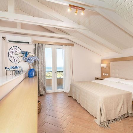 Niver Luxury Suites Lefkáda Chambre photo